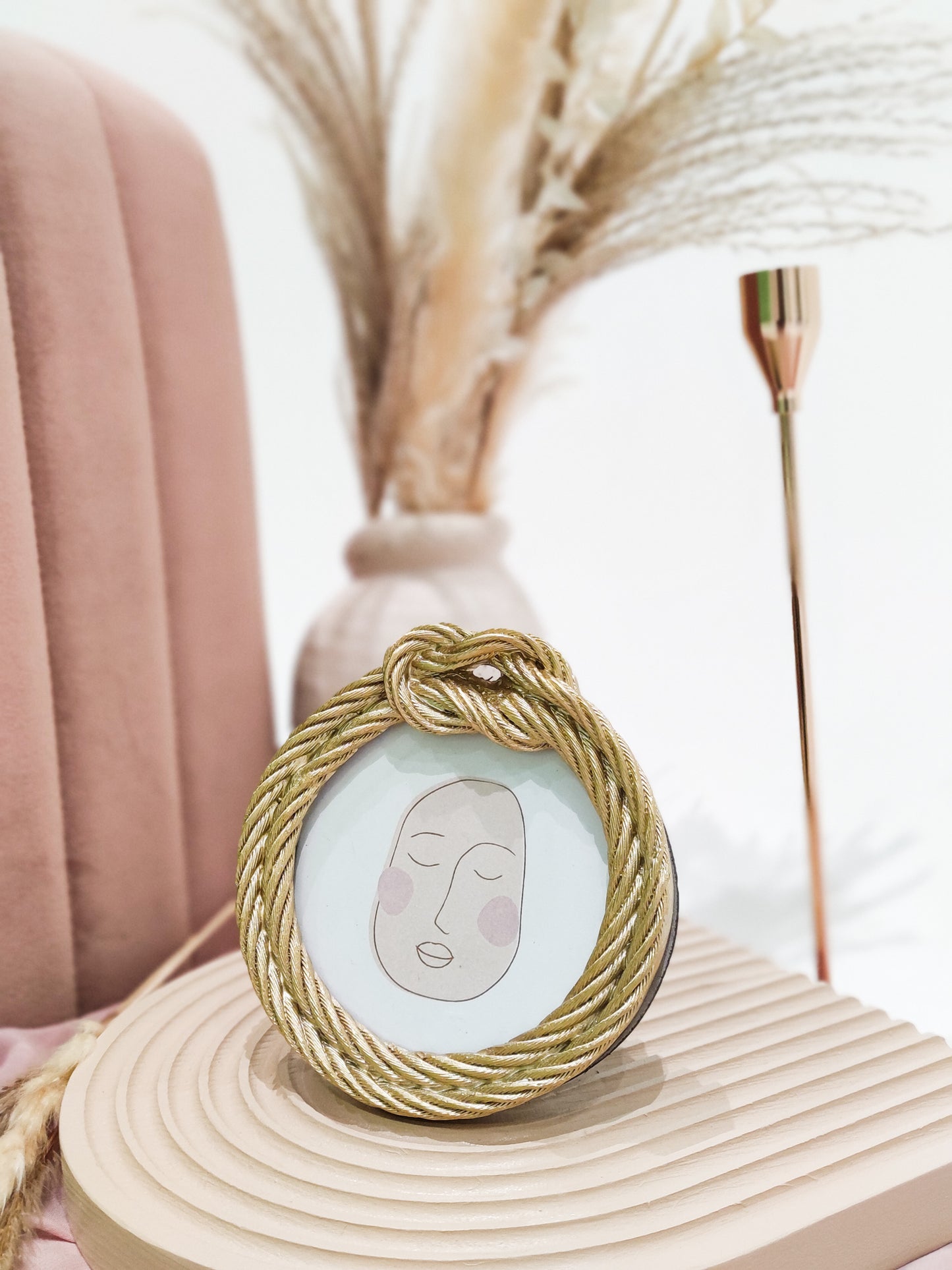 ADDLEY Gold Round Frame