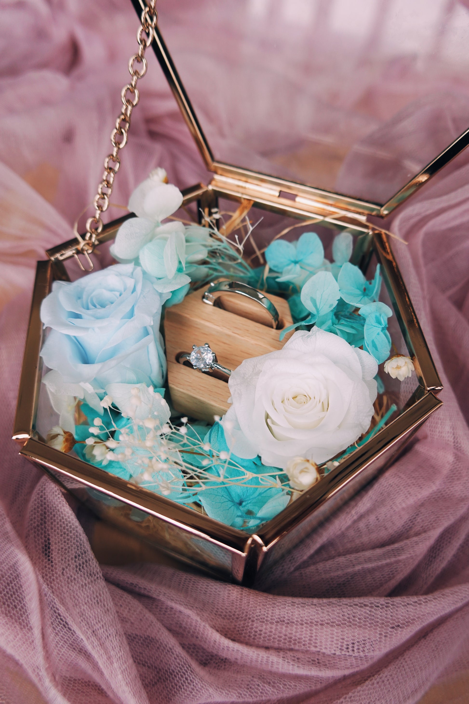 Flower Engagement Ring Box Ring Box (Iris Blue)